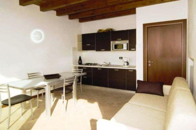 Residence Mirena - Rebomaholidays 提尼亚类 外观 照片